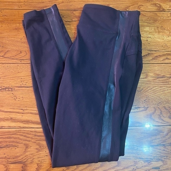 SIZE Medium-Athleta hybrid leggings - Picture 2 of 9